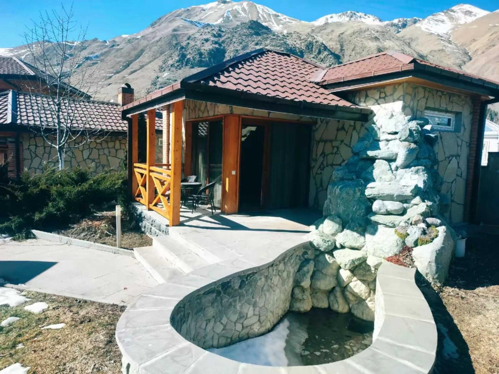 Vardisubani Villa Степанцмінда Екстер'єр фото