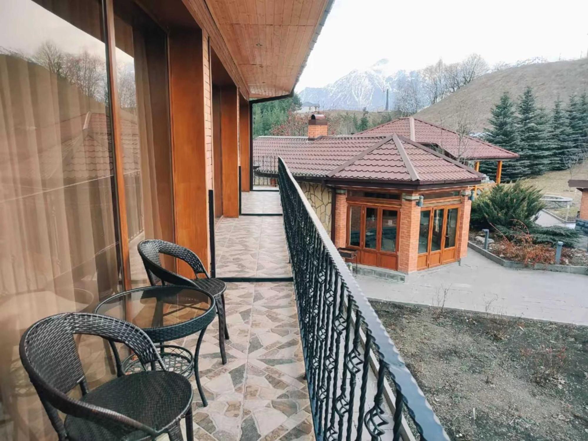Vardisubani Villa Степанцмінда Екстер'єр фото